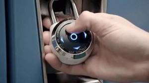 1600萬種密碼組合，科技感十足的觸控密碼鎖